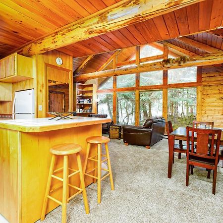 Alpine Meadows Log Cabin Гърдууд Екстериор снимка