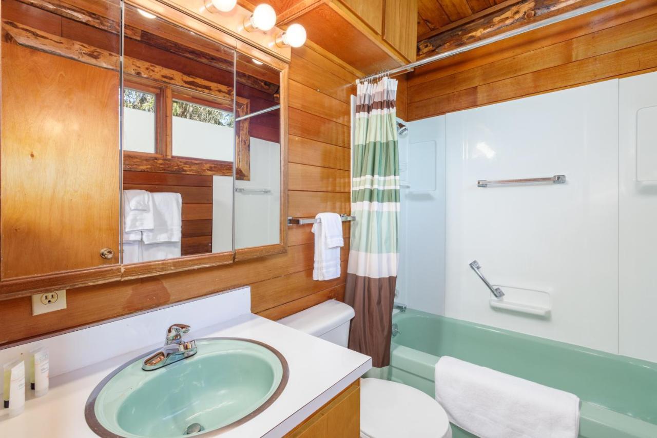 Alpine Meadows Log Cabin Гърдууд Екстериор снимка