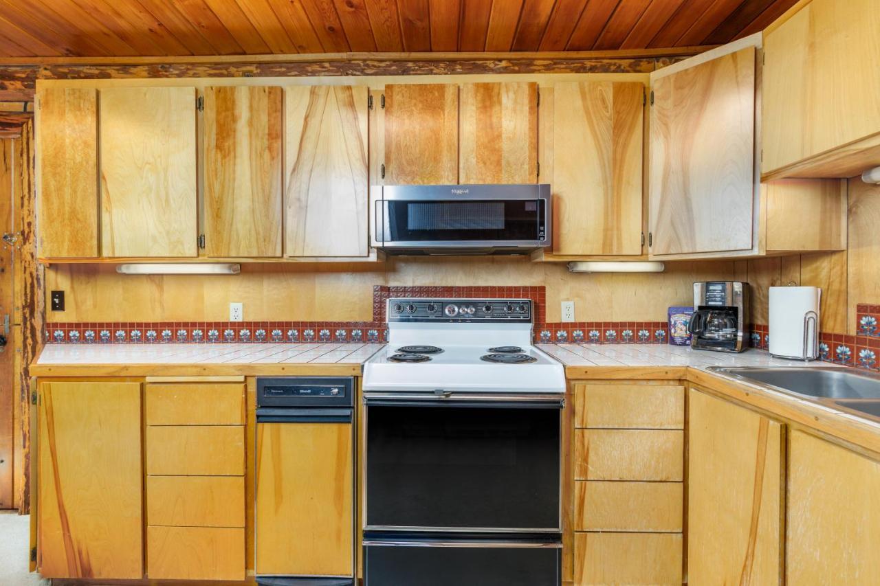 Alpine Meadows Log Cabin Гърдууд Екстериор снимка