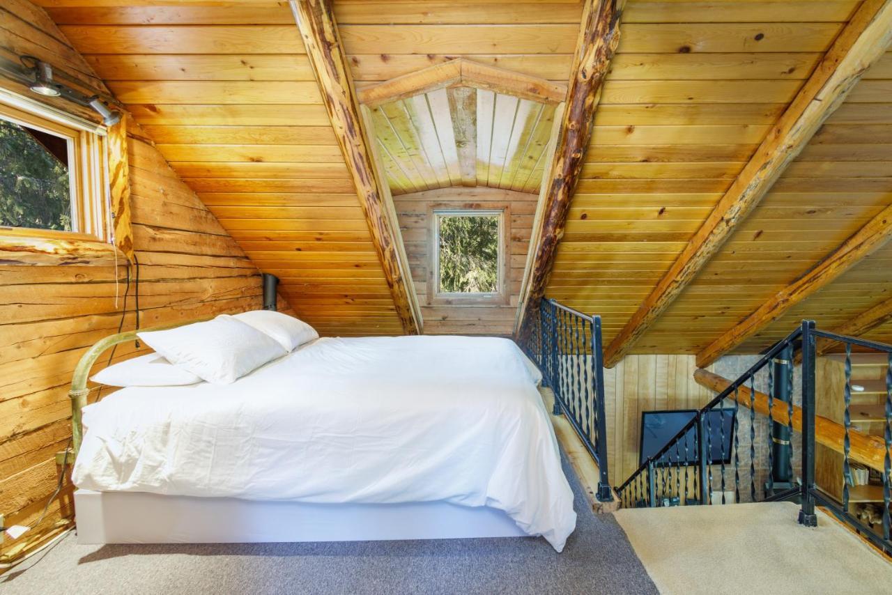 Alpine Meadows Log Cabin Гърдууд Екстериор снимка